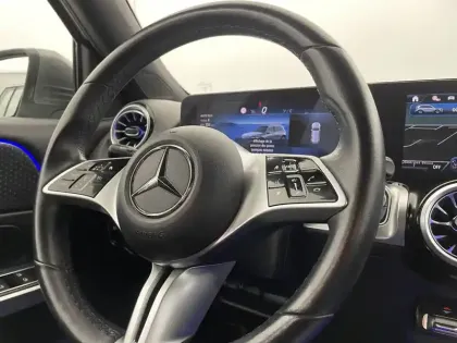 Photo 61 Mercedes GLB  200 d 8G-DCT