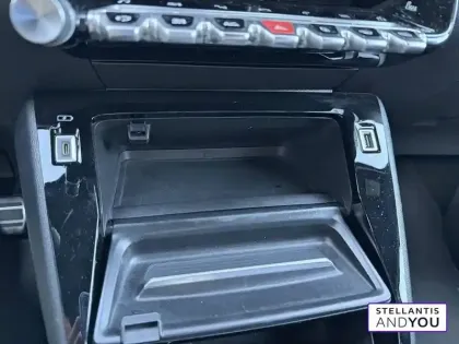 Photo 97 Peugeot 2008  PureTech 130 S&S EAT8