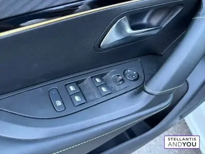 Photo 53 Peugeot 2008  PureTech 130 S&S EAT8