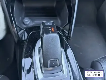 Photo 59 Peugeot 2008  PureTech 130 S&S EAT8