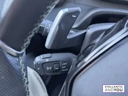 Photo 90 Peugeot 2008  PureTech 130 S&S EAT8