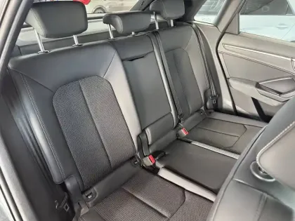 Photo 11 Audi Q3  35 TFSI 150 ch