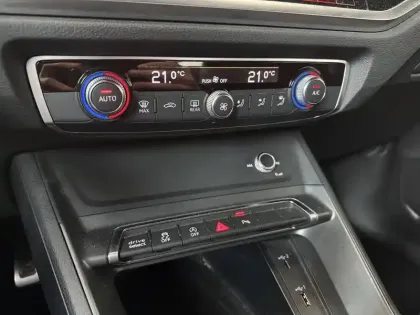 Photo 27 Audi Q3  35 TFSI 150 ch