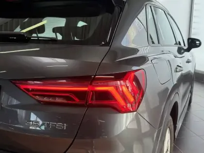 Photo 17 Audi Q3  35 TFSI 150 ch