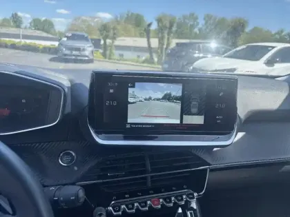 Photo 25 Peugeot 2008  PureTech 130 S&S EAT8 Allure Pack