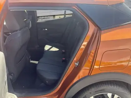 Photo 22 Peugeot 2008  PureTech 130 S&S EAT8 Allure Pack