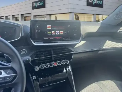 Photo 21 Peugeot 2008  PureTech 130 S&S EAT8 Allure Pack