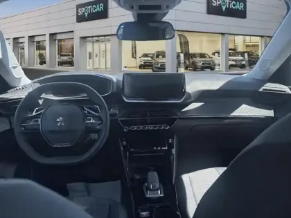 Photo 9 Peugeot 2008  PureTech 130 S&S EAT8 Allure Pack