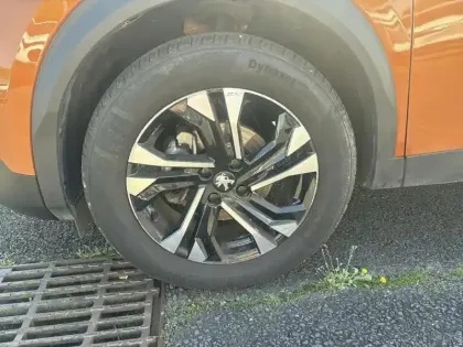 Photo 14 Peugeot 2008  PureTech 130 S&S EAT8 Allure Pack