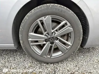 Photo 21 Peugeot 308  SW BlueHDi 130ch S&S BVM6 Active Pack