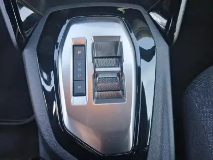 Photo 20 Peugeot 2008  Hybrid 145 e-DCS6 Style