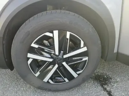 Photo 13 Peugeot 2008  Hybrid 145 e-DCS6 Style