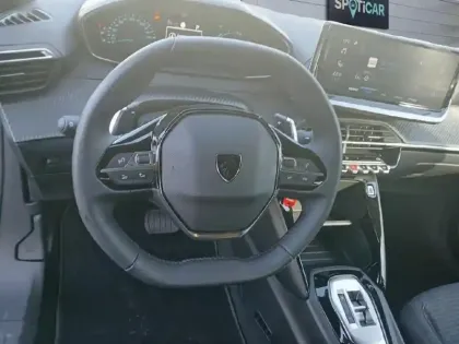 Photo 10 Peugeot 2008  Hybrid 145 e-DCS6 Style