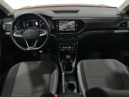 Photo 7 Volkswagen T-cross 1.0 TSI 110 Start/Stop BVM6 R-Line Tech