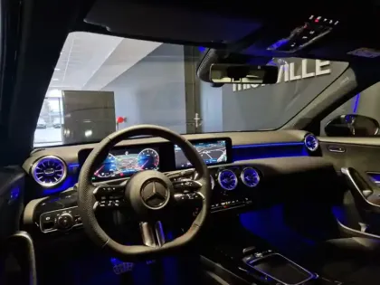 Photo 18 Mercedes Classe A 200 AMG Line