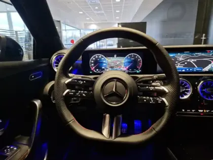 Photo 19 Mercedes Classe A 200 AMG Line