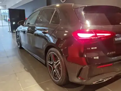 Photo 15 Mercedes Classe A 200 AMG Line