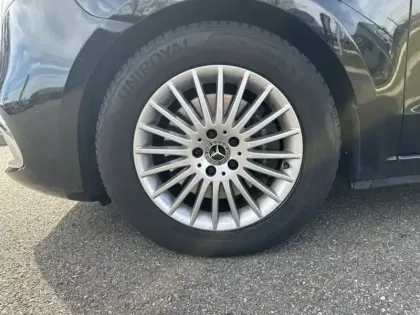 Photo 8 Mercedes CLASSE V 300 D AVANT GARDE EDI BVA 9   236 CH