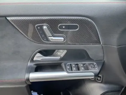 Photo 15 Mercedes GLA 250 e Hybrid EQ AMG Line