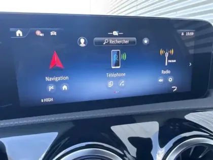 Photo 19 Mercedes Classe A 200 d AMG Line