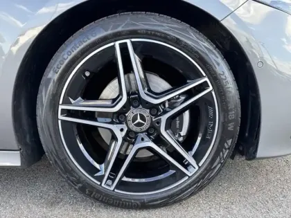 Photo 8 Mercedes Classe A 200 d AMG Line