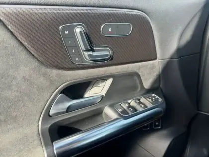 Photo 12 Mercedes GLA 250 e AMG Line