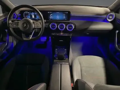 Photo 10 Mercedes Classe A 200 d AMG Line