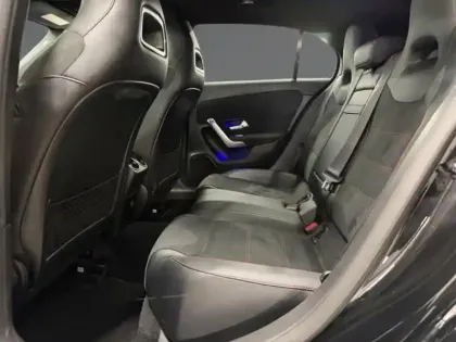 Photo 13 Mercedes Classe A 200 d AMG Line