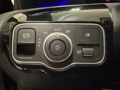 Photo 17 Mercedes Classe A 200 d AMG Line