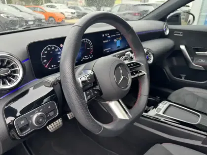 Photo 17 Mercedes Classe A 250 e Hybrid EQ AMG Line