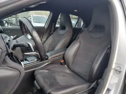 Photo 15 Mercedes Classe A 180 d AMG Line