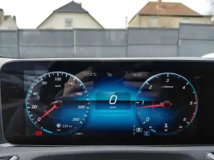 Photo 17 Mercedes Classe A 180 d AMG Line