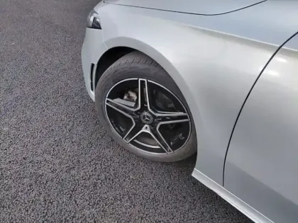 Photo 8 Mercedes Classe A 180 d AMG Line