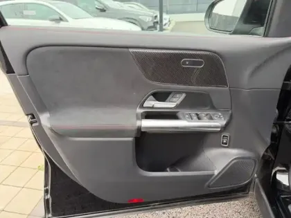 Photo 40 Mercedes GLA  200 d AMG Line