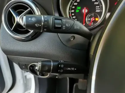 Photo 22 Mercedes GLA 180 Inspiration Pack Style 122