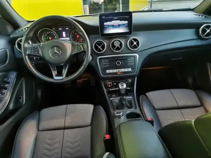 Photo 8 Mercedes GLA 180 Inspiration Pack Style 122