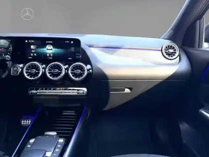 Photo 25 Mercedes GLA 200 d AMG Line