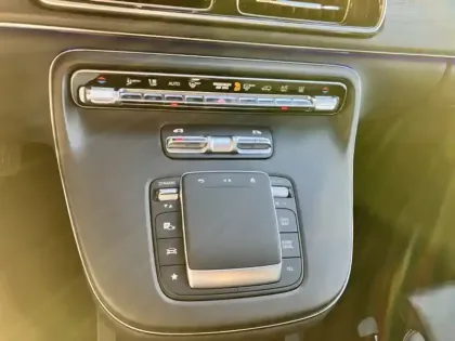 Photo 13 Mercedes CLA V 300 d AVANTGARDE Extra long