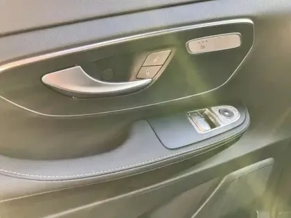 Photo 12 Mercedes CLA V 300 d AVANTGARDE Extra long