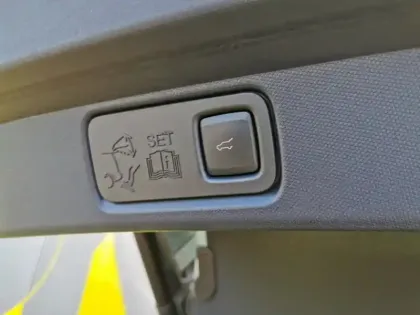 Photo 10 Ford Mustang Basis AWD 351 ch 