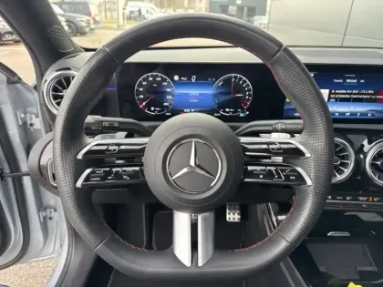 Photo 11 Mercedes Classe A 250 e Hybrid EQ AMG Line