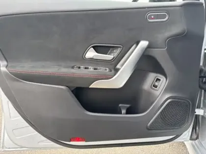 Photo 24 Mercedes Classe A 250 e Hybrid EQ AMG Line