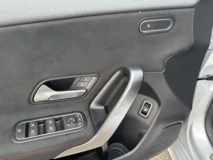 Photo 25 Mercedes Classe A 250 e Hybrid EQ AMG Line