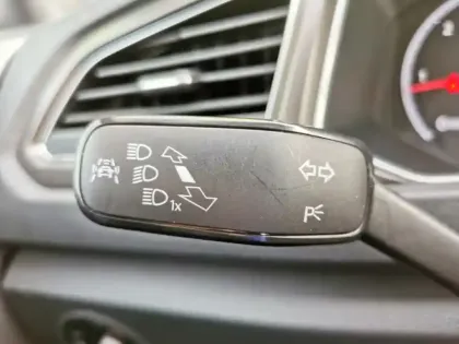 Photo 15 Volkswagen T-roc Lounge 4Motion 2.0 TDI 150 ch 