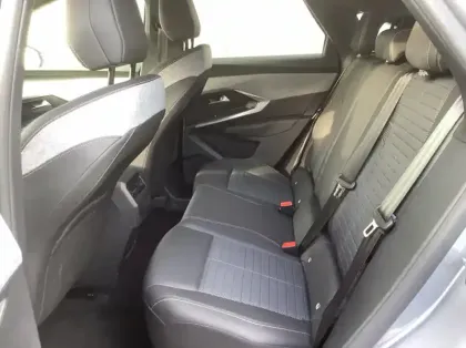 Photo 11 Peugeot 3008 Nouveau Hybrid 136 e-DCS6 Allure