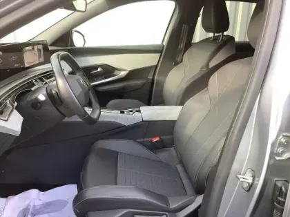 Photo 10 Peugeot 3008 Nouveau Hybrid 136 e-DCS6 Allure