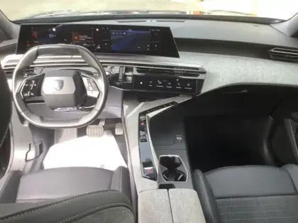 Photo 12 Peugeot 3008 Nouveau Hybrid 136 e-DCS6 Allure