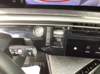 Photo 21 Peugeot 3008 Nouveau Hybrid 136 e-DCS6 Allure