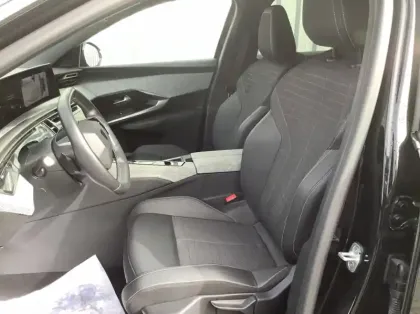 Photo 10 Peugeot 3008 Nouveau Hybrid 136 e-DCS6 Allure