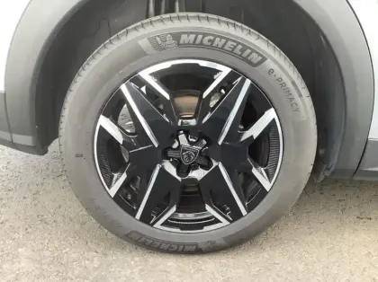 Photo 8 Peugeot 3008 Nouveau Hybrid 136 e-DCS6 Allure